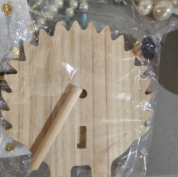 Animal Shaped Sunglass Wooden Holders - Picture 5 of 5